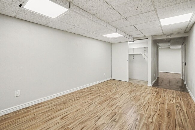 Building Photo - Spacious 2 Bed 2.5 Bath with a finished basement in the heart of Bear Creek