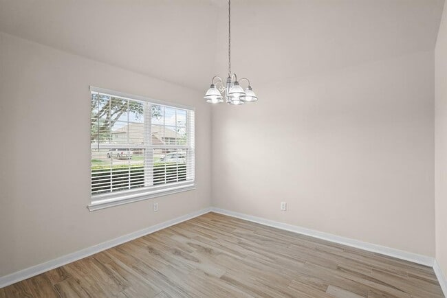 Building Photo - 10918 Barker View Dr