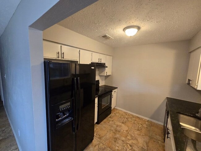 Building Photo - 7026 Foxfield Ln