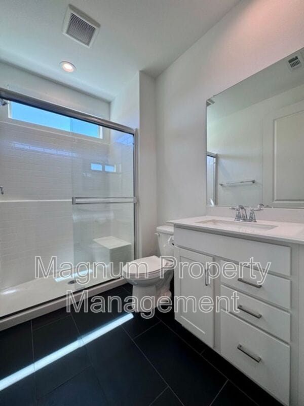 Building Photo - 25061 River Peak Dr