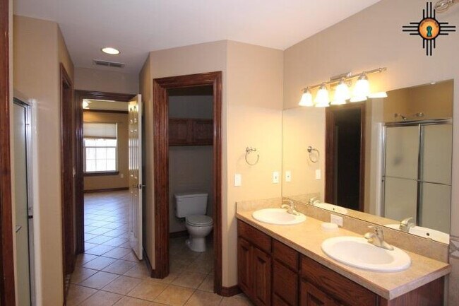 Building Photo - 2304 Reese Dr