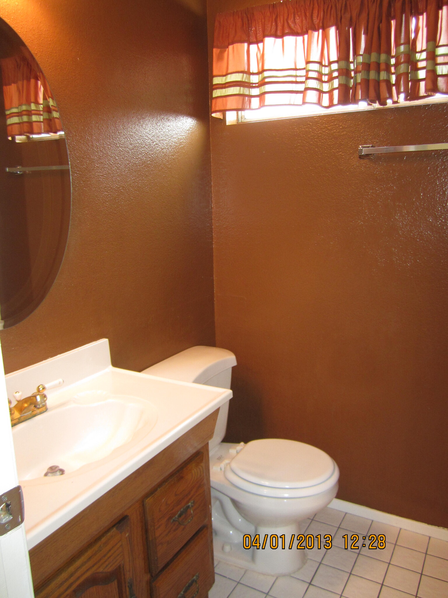 Upstairs Bath now painted white - 9831 Sepulveda Blvd