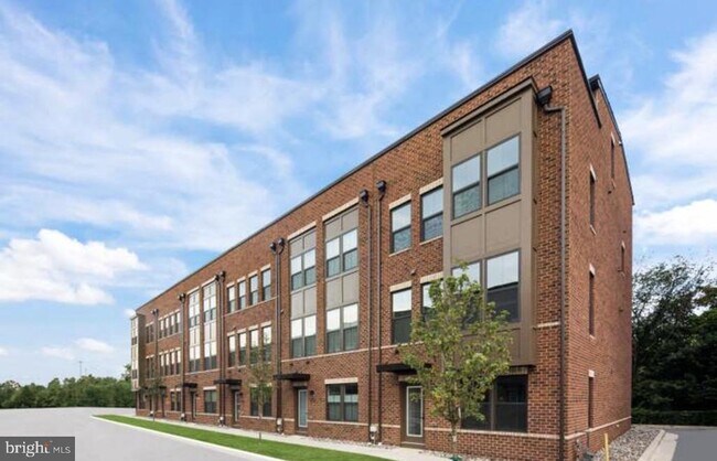 Building Photo - 2926 WATERFRONT Way