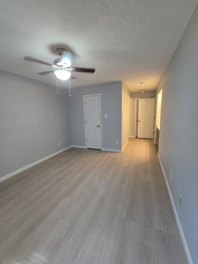 Building Photo - 2700-3 Preston Woods Drive