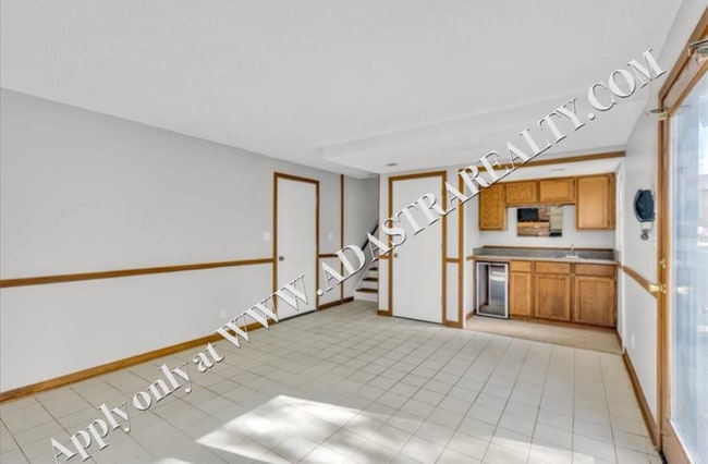 Building Photo - Beautiful 4 Bed 2 Bath Home in Olathe-Available in JULY!!