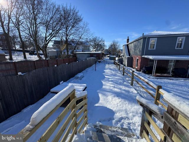 Building Photo - 414 May St