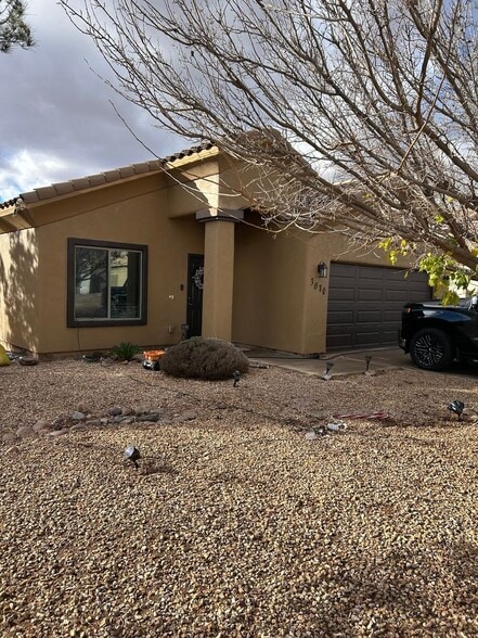 Building Photo - 3610 Cam Del Rancho