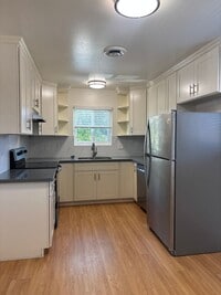 Building Photo - 54-1212