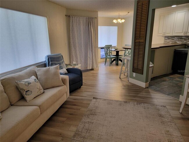 Building Photo - 1515 Pinellas Bayway S