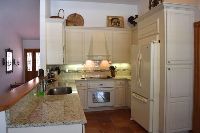 Building Photo - 103 Olympus Cir