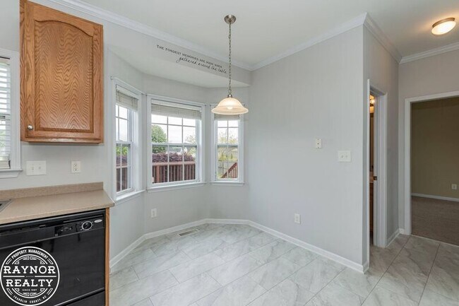 Building Photo - 335 Moonlight Dr