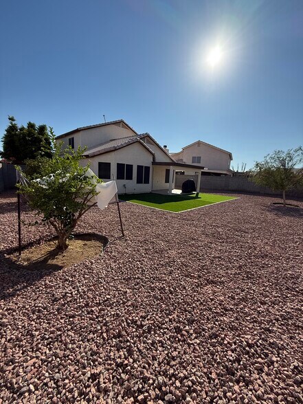 Building Photo - 8868 W Greer Ave