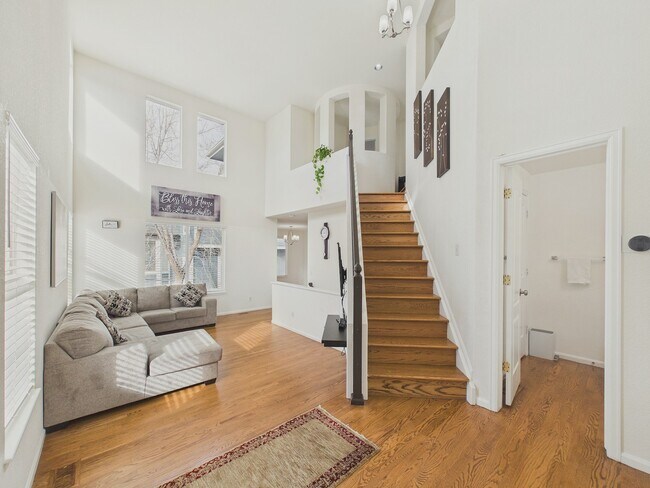 Building Photo - 2899 Woodbriar Dr