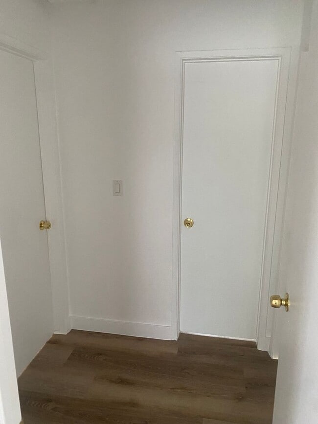 Building Photo - 12554 Brookshire Ave