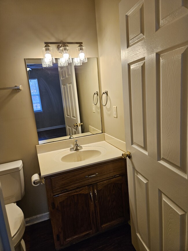 Building Photo - 104 Spring Hill Dr