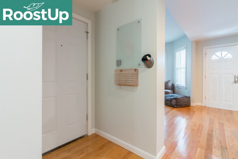 Building Photo - Furnished Private Bedroom in East Boston