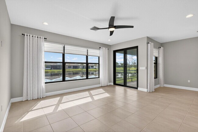 Building Photo - 12719 SW Blue Mangrove Pkwy