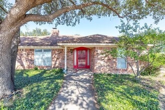 Building Photo - 3642 Hi-Vu Dr