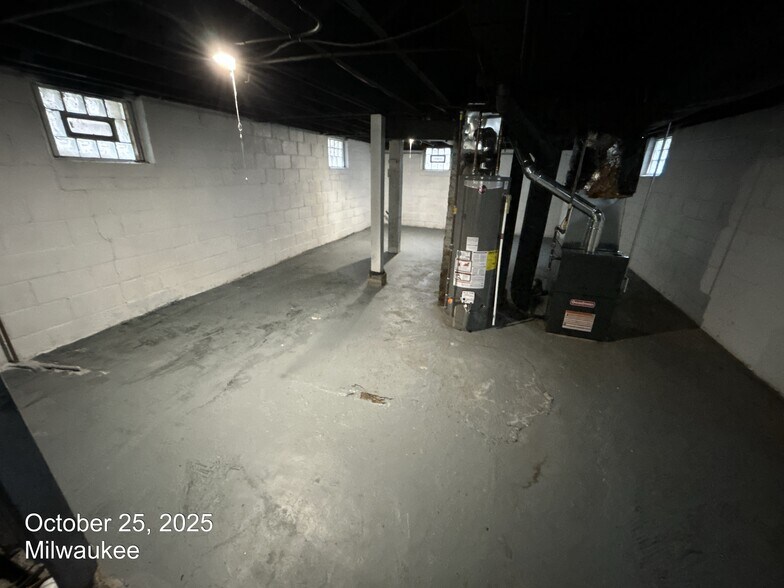Building Photo - 1560 S 26th St