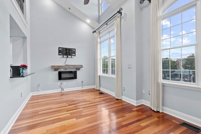 Building Photo - 169 Price Ct