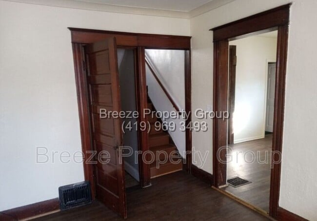 Building Photo - 220 E Pearl St