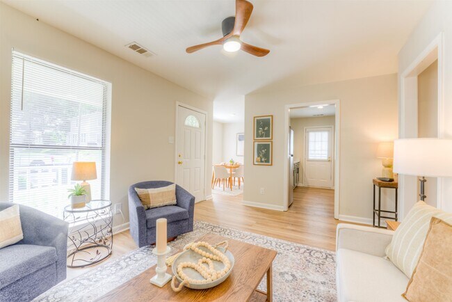 Building Photo - 548 N 6th St