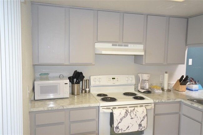 Building Photo - 284 Woodlake Wynde