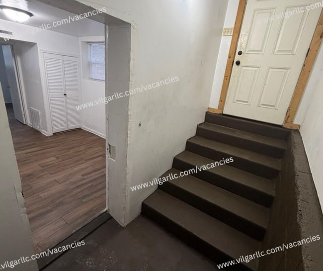 Building Photo - 700 E 20th Ave