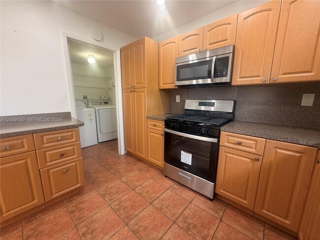 Building Photo - 8380 SW 154th Ave