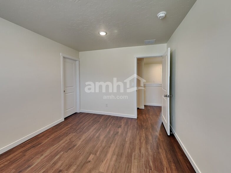 Building Photo - 9475 W Shumard St