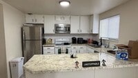 Building Photo - Large bedroom for rent! Private bathroom