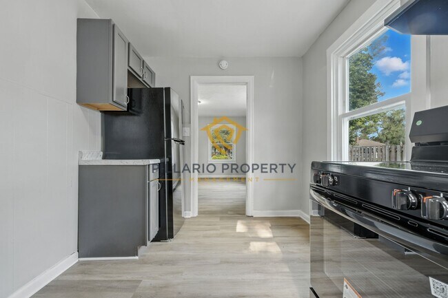 Building Photo - Beautifully Renovated 2-Bedroom Home Near Indy Motor Speedway, Available NOW!