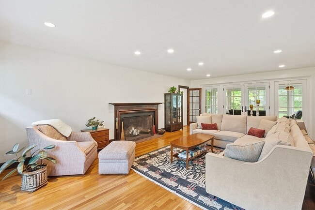 Building Photo - 229 Fairhaven Hill Rd