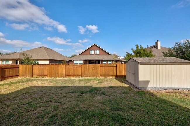 Building Photo - 13713 Glen Mark Dr