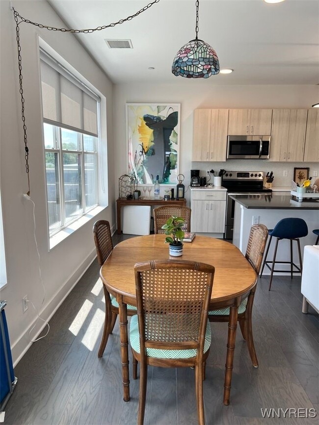 Building Photo - 1020 Elmwood Ave