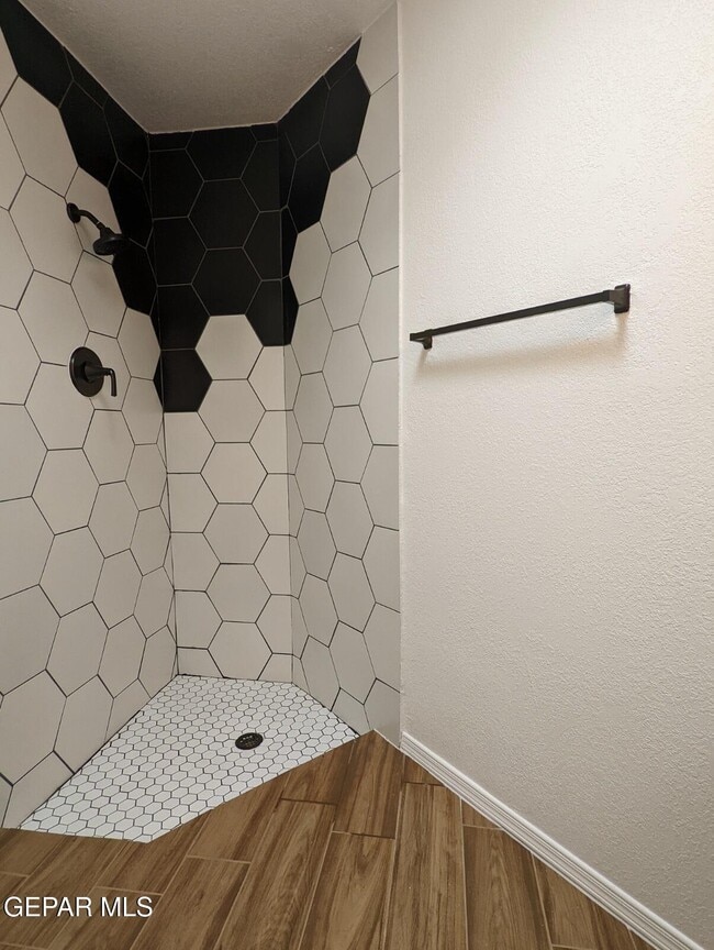 Building Photo - 6806 Ridgley Way