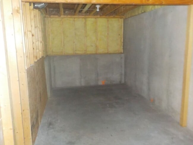 Building Photo - 1509 Hickory Ln