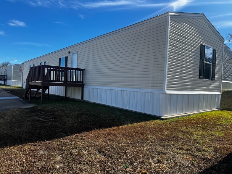 Building Photo - 709 N Collins Fwy