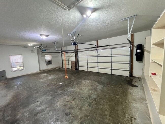 Building Photo - 1450 Whippoorwill Ln