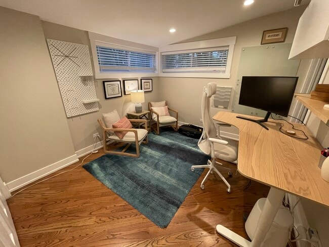 Building Photo - 2 W Ridge Ave