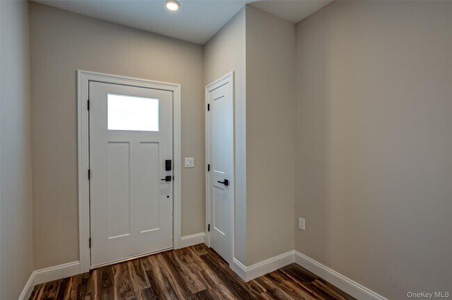 Building Photo - 1 Conklin St