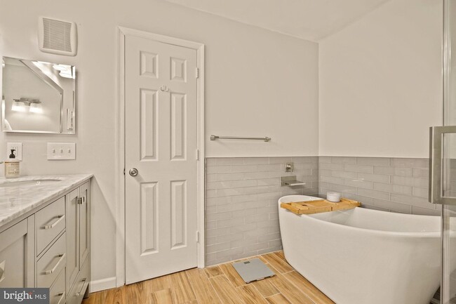 Building Photo - 6107 Wigmore Ln
