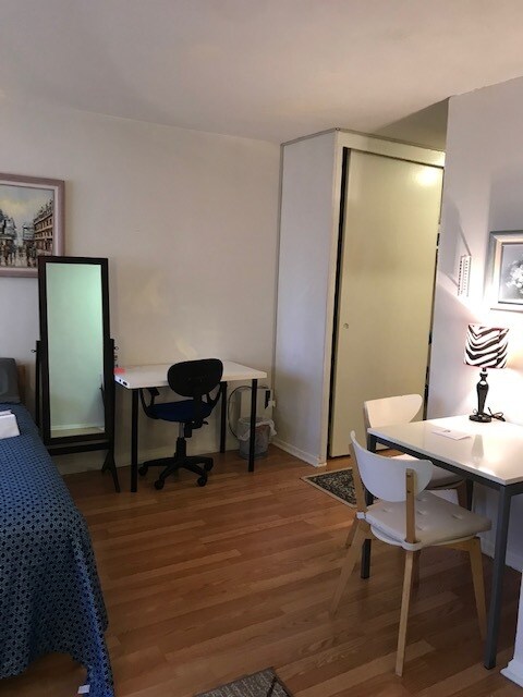 living room - 2101 Chestnut St