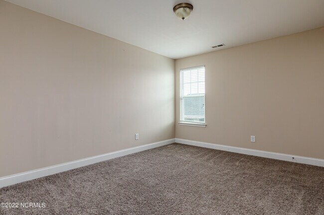 Building Photo - 290 Brentmoor Dr