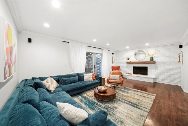 Building Photo - 5238 Pratt Ave