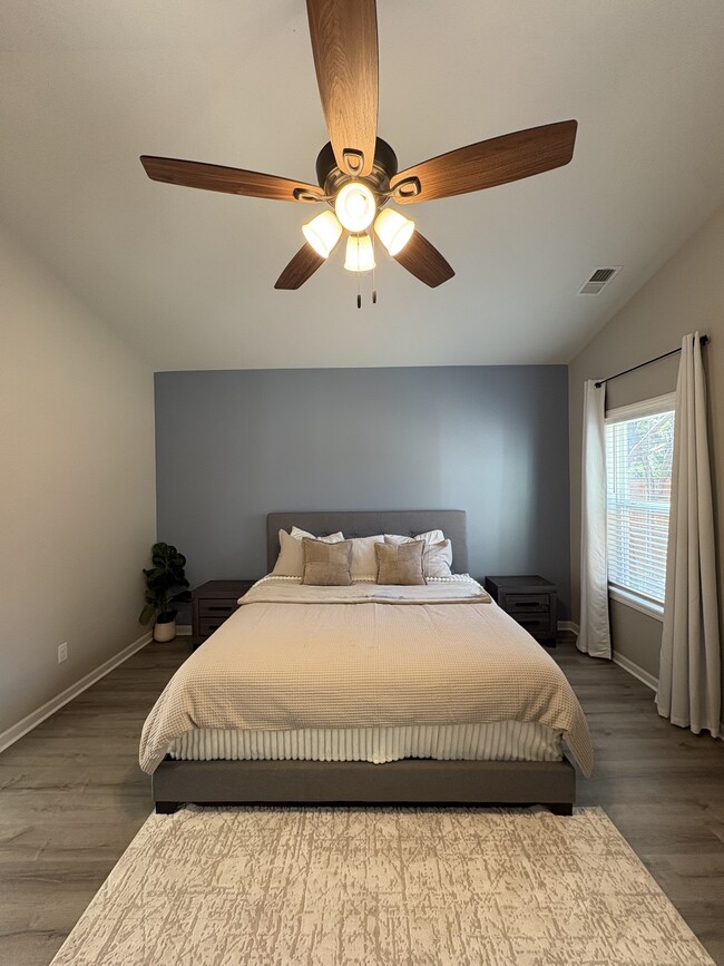 Building Photo - 114 Great Bend Dr