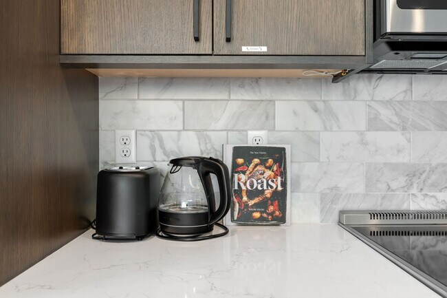 Building Photo - 5300 NE 67th St