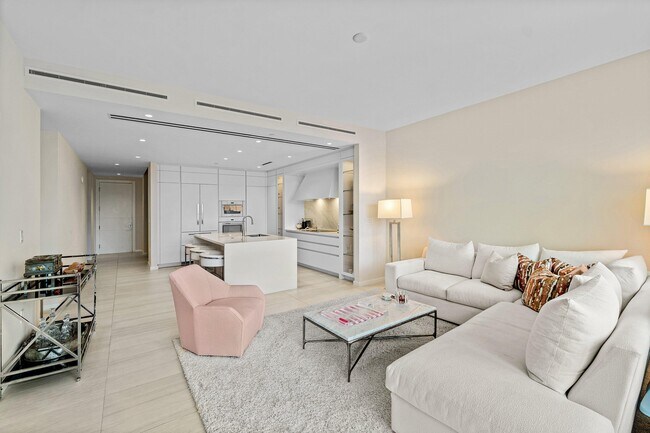 Building Photo - 200 SE Mizner Blvd