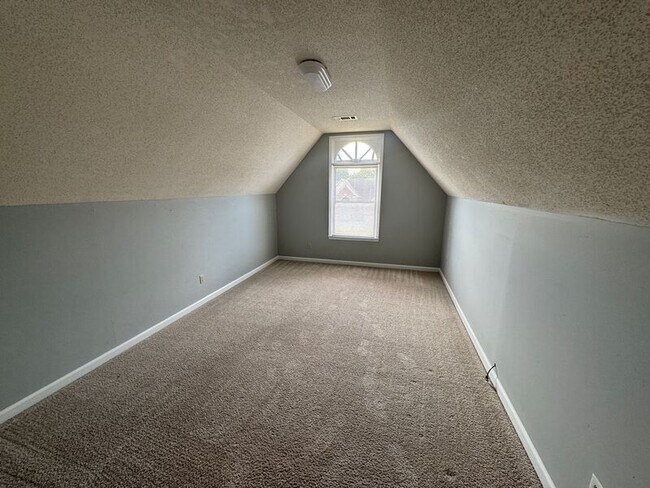 Building Photo - 8594 Sun Vista Dr N