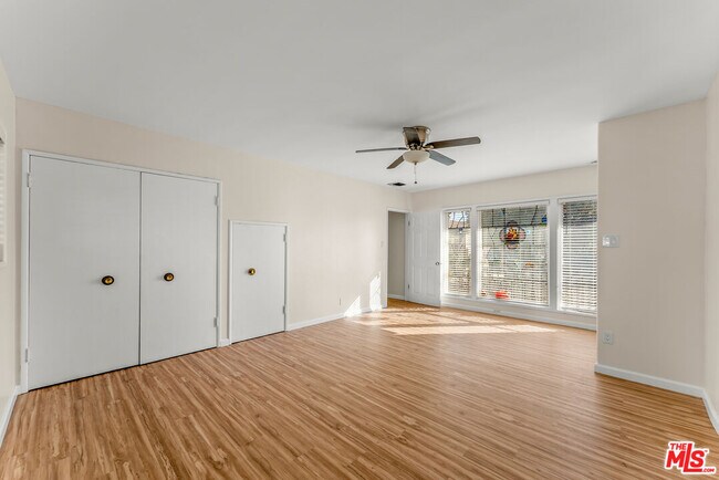 Building Photo - 8905 S Wilton Pl